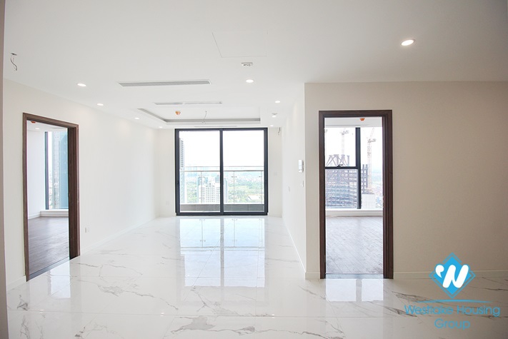 Unfurnished duplex apartment in Sunshine City for rent